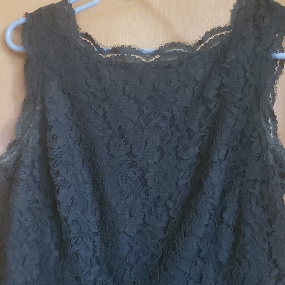 Emerald lacy dress - Picture 3 of 4